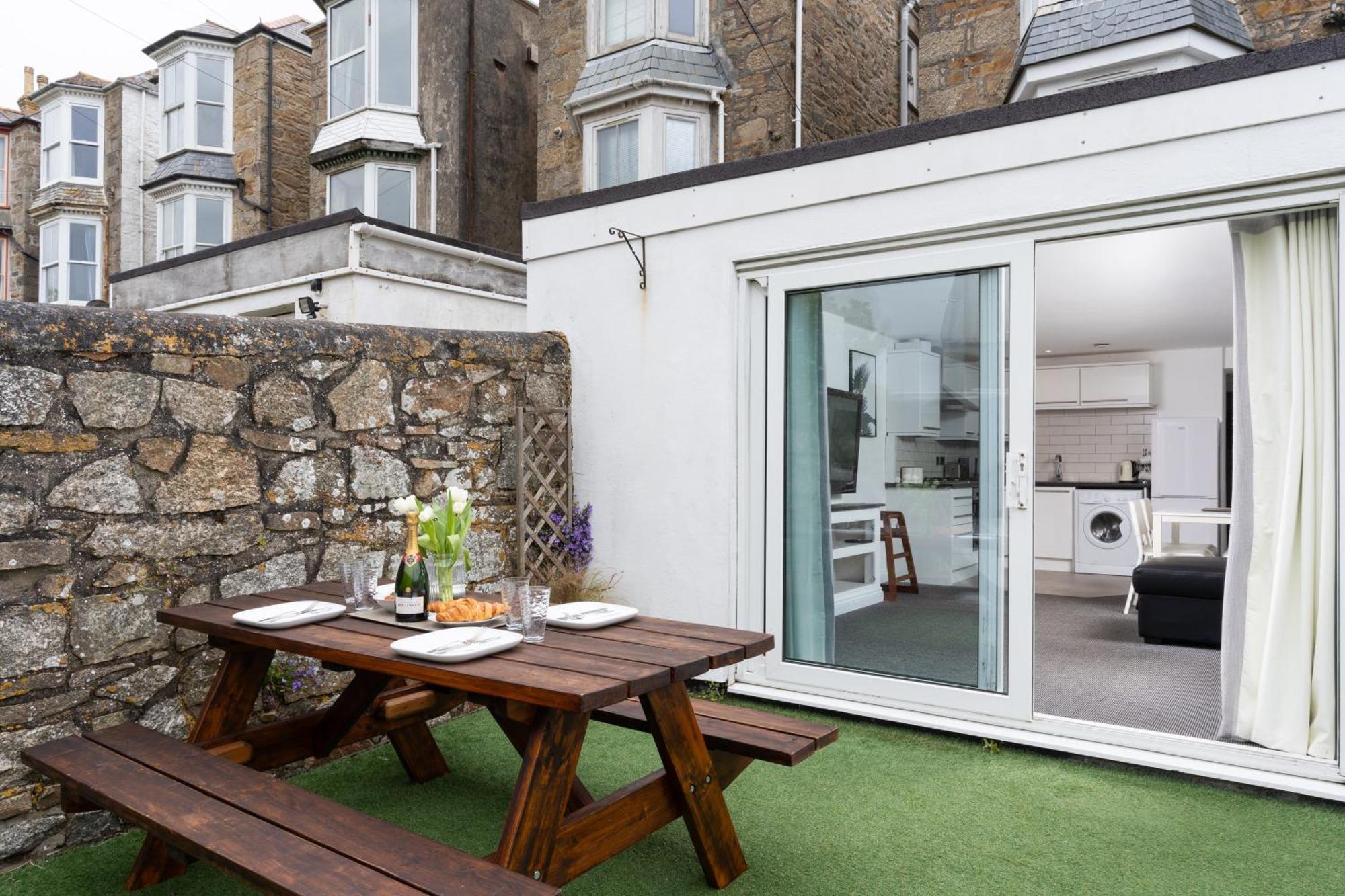 Modern Garden Apartment In A Large Victorian House Penzance Exteriér fotografie